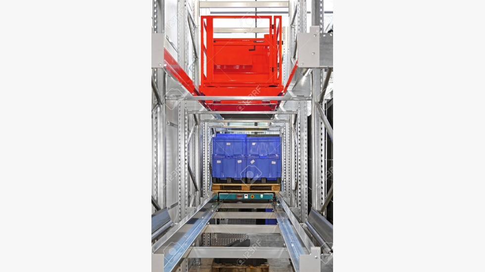 65819479-automated-pallet-shuttle-storage-and-retrieval-system-in-warehouse